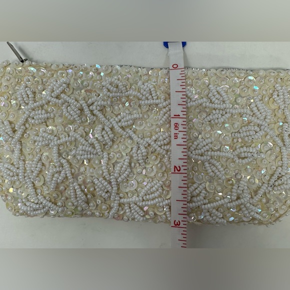 Vintage WALBORG Cream Beaded Sequined Coin Purse Floral Zipper - Picture 5 of 7